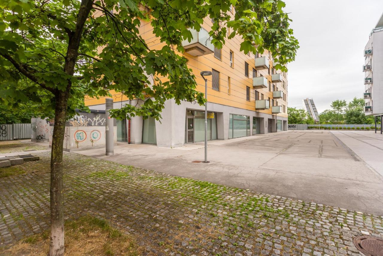 Apartma N'Poznam Apartment Ljubljana Bagian luar foto